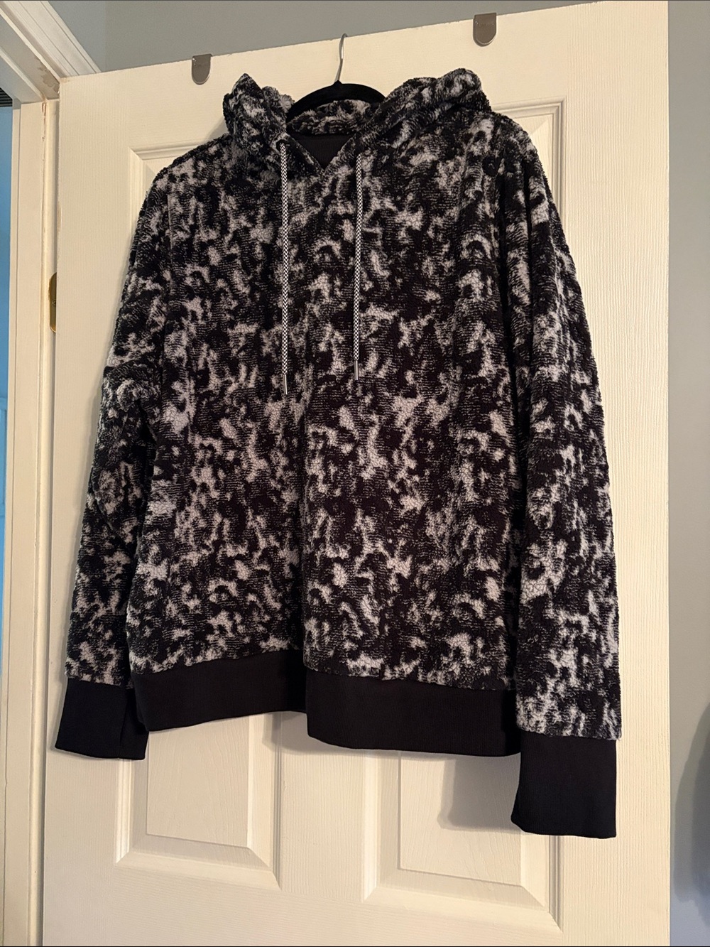 Black & Gray Fleece Hoodie - Unbranded Women's Jacket With Side Pockets